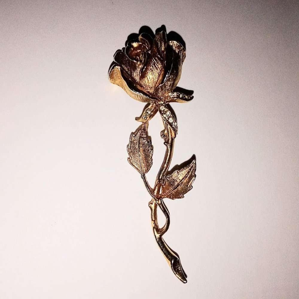 Vintage Elegant Flower Gold-tone  Brooch Pin Rose Long Stemmed #1